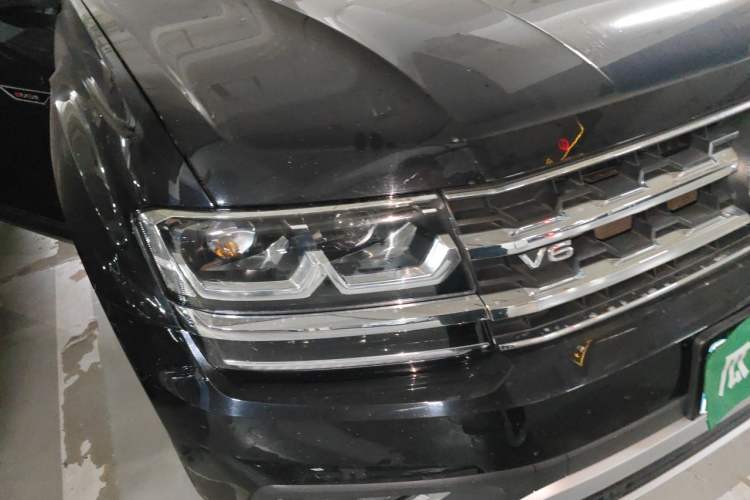 Used Volkswagen Teramont 2017 530 V6 Four-Wheel Drive Luxury Edition Right Front Headlight