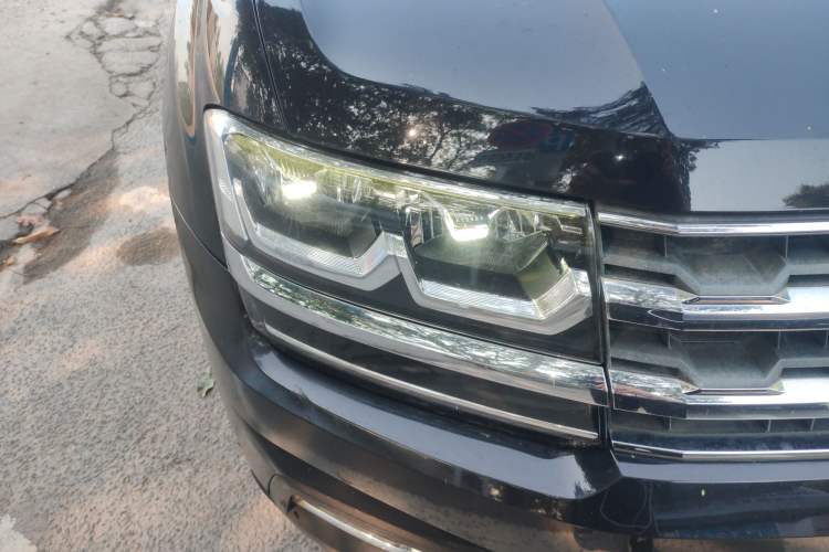 Used Volkswagen Teramont 2017 380TSI Four-Wheel Drive Luxury Edition Right Front Headlight