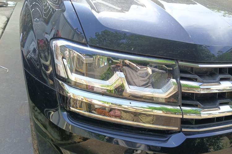 Used Volkswagen Teramont 2017 330TSI Two-Wheel-Drive Luxury Edition Right Front Headlight