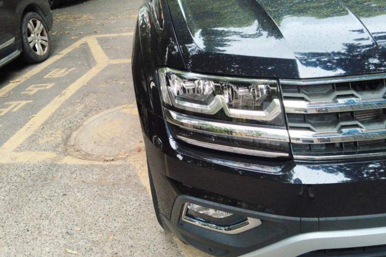 Used Volkswagen Teramont 2017 380TSI Four-Wheel Drive Luxury Edition Right Front Headlight