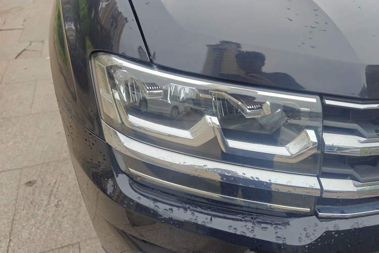 Used Volkswagen Teramont 2017 380TSI Four-Wheel Drive Luxury Edition Right Front Headlight