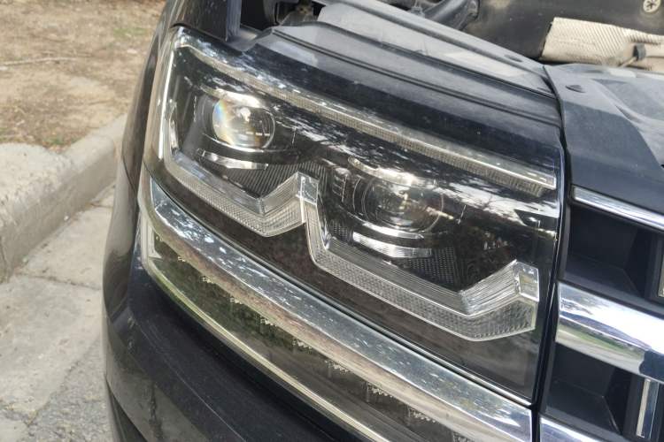 Used Volkswagen Teramont 2017 530 V6 Four-Wheel Drive Flagship Edition Right Front Headlight
