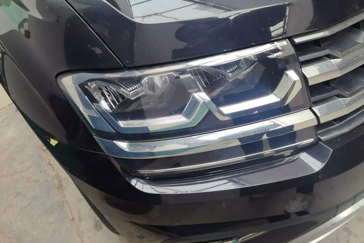 Used Volkswagen Teramont 2017 330TSI Two-Wheel-Drive Luxury Edition Right Front Headlight