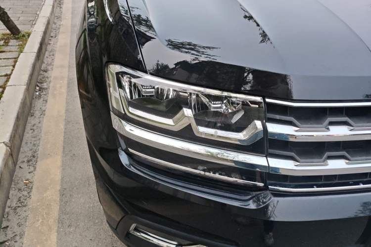 Used Volkswagen Teramont 2017 380TSI Four-Wheel Drive Luxury Edition Right Front Headlight