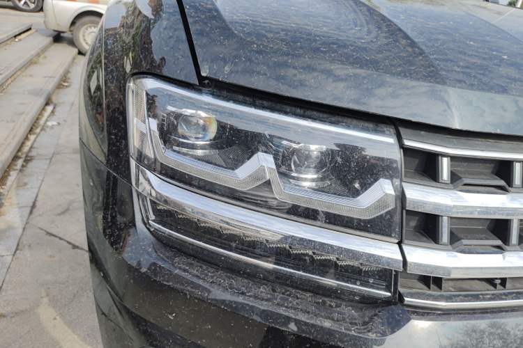 Used Volkswagen Teramont 2017 380TSI Four-Wheel Drive Flagship Edition Right Front Headlight
