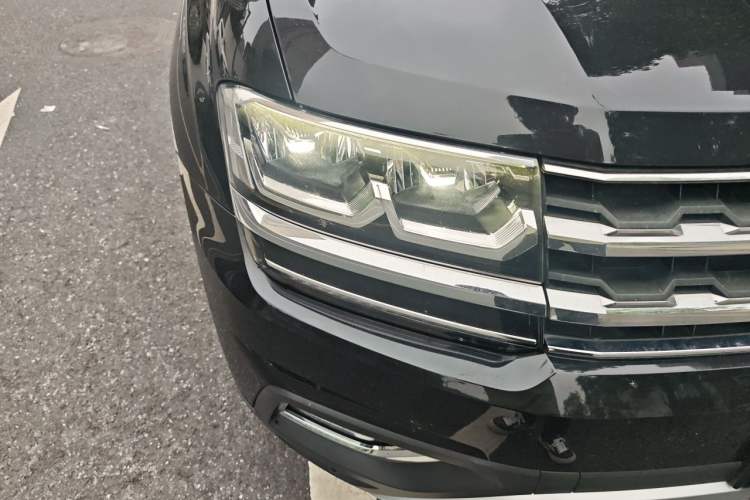 Used Volkswagen Teramont 2017 380TSI Four-Wheel Drive Luxury Edition Right Front Headlight
