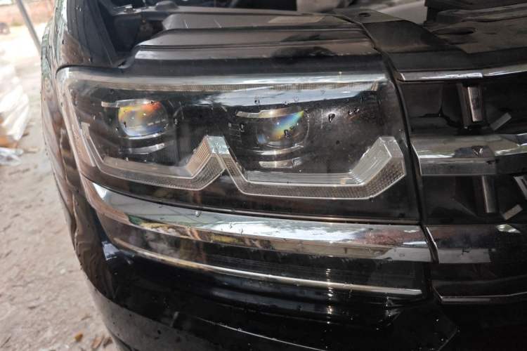 Used Volkswagen Teramont 2017 530 V6 Four-Wheel Drive Flagship Edition Right Front Headlight