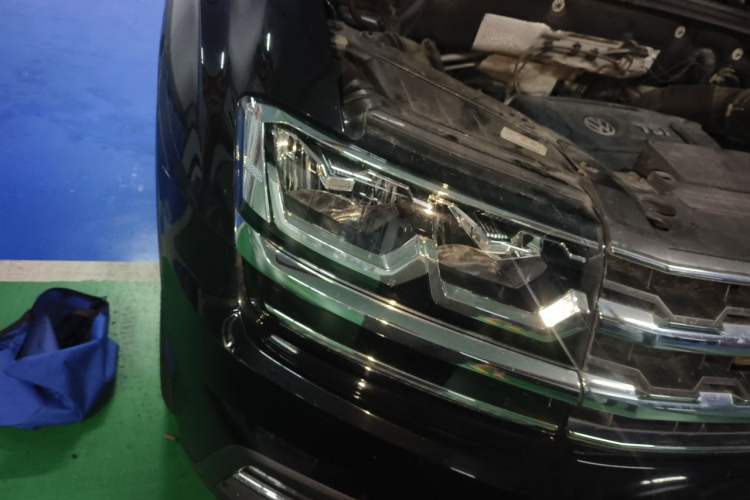 Used Volkswagen Teramont 2017 380TSI Four-Wheel Drive Luxury Edition Right Front Headlight