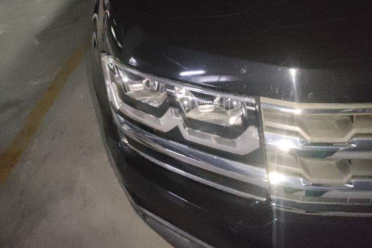 Used Volkswagen Teramont 2017 330TSI Two-Wheel-Drive Luxury Edition Right Front Headlight