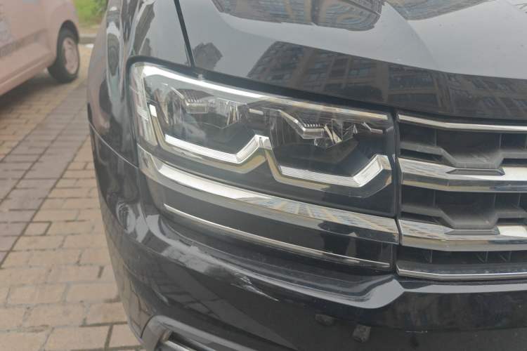 Used Volkswagen Teramont 2017 380TSI Four-Wheel Drive Luxury Edition Right Front Headlight