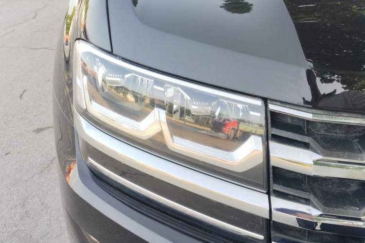 Used Volkswagen Teramont 2017 330TSI Two-Wheel-Drive Luxury Edition Right Front Headlight