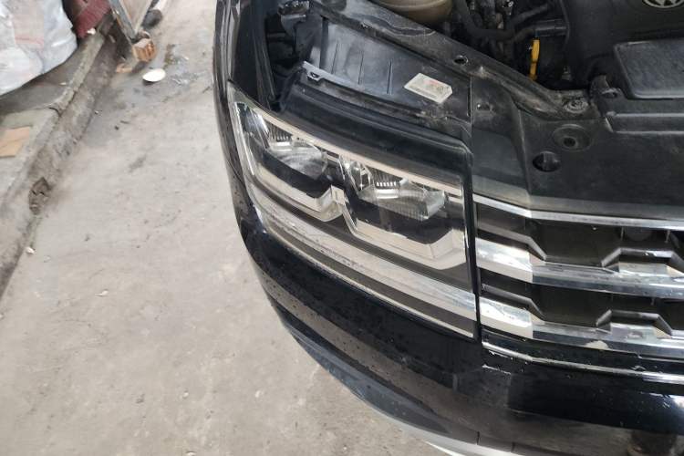 Used Volkswagen Teramont 2017 380TSI Four-Wheel Drive Luxury Edition Right Front Headlight