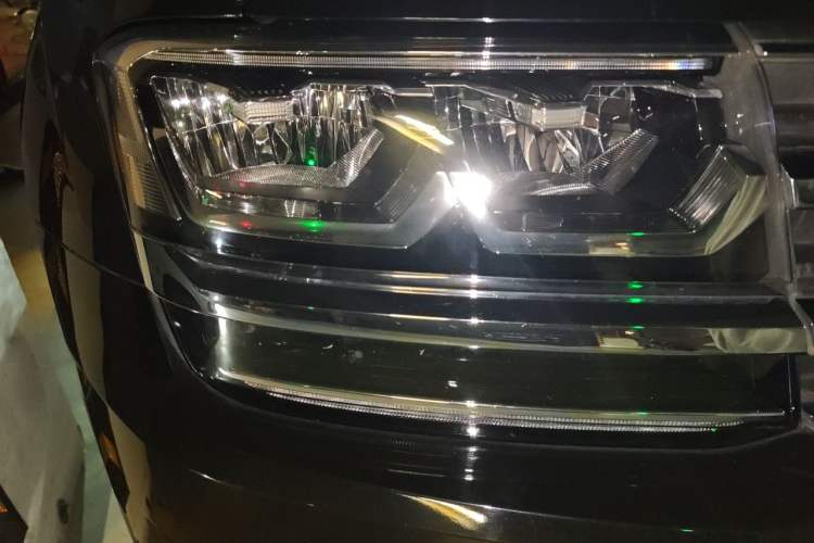 Used Volkswagen Teramont 2017 380TSI Four-Wheel Drive Luxury Edition Right Front Headlight