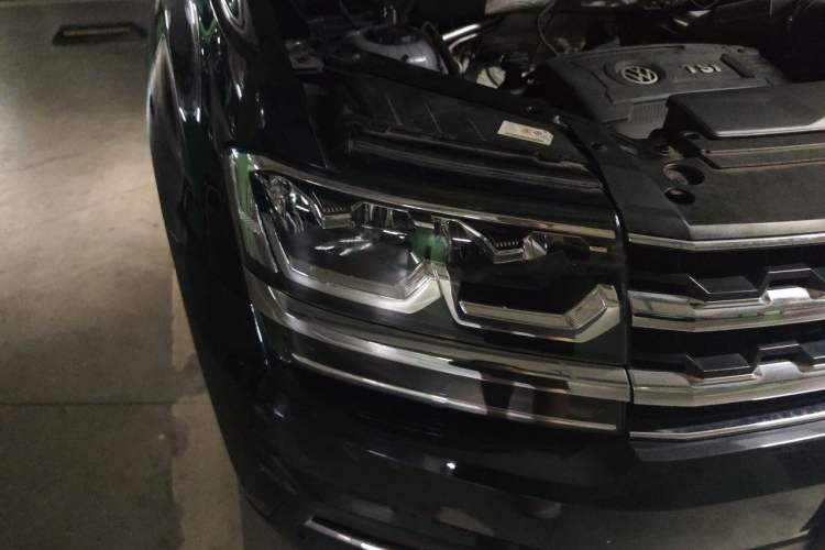 Used Volkswagen Teramont 2017 380TSI Four-Wheel Drive Luxury Edition Right Front Headlight