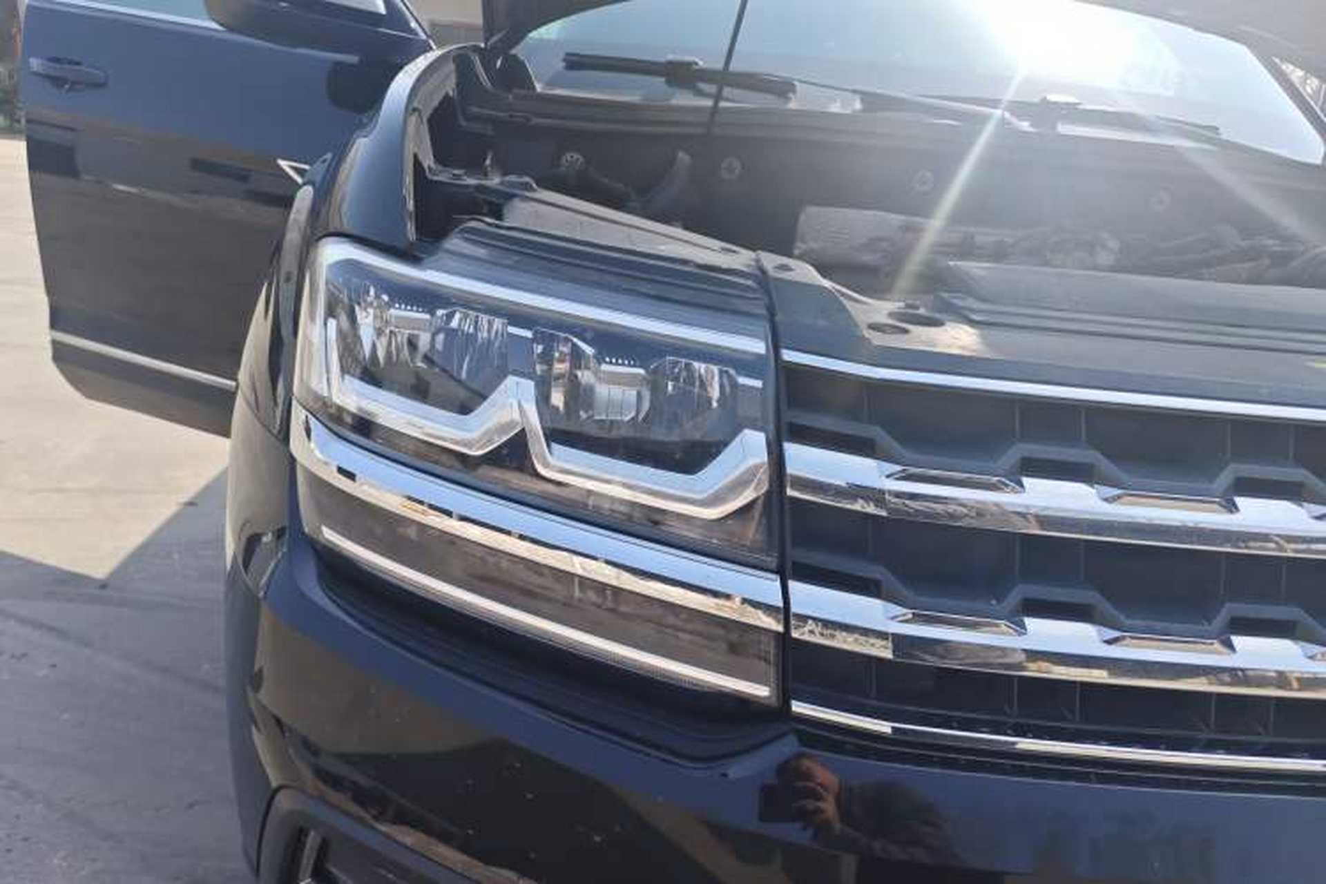 Used Volkswagen Teramont 2017 330TSI Two-Wheel-Drive Luxury Edition Right Front Headlight