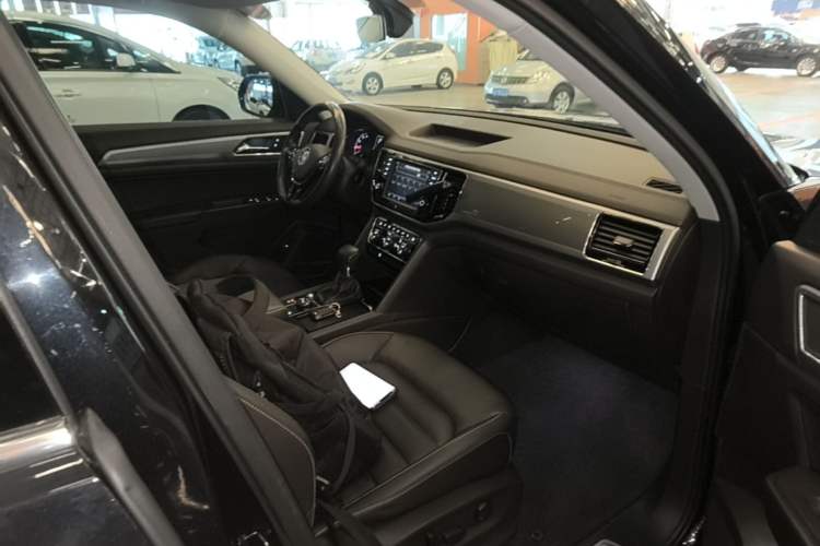 Used Volkswagen Teramont 2017 530 V6 Four-Wheel Drive Luxury Edition Right Front Seat