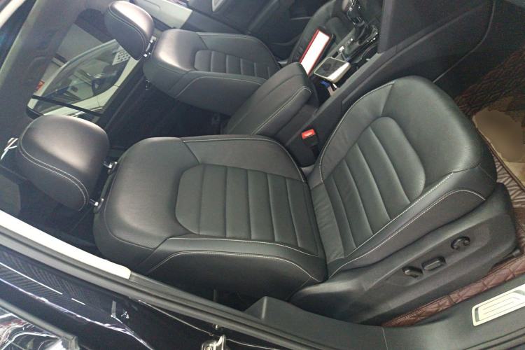 Used Volkswagen Teramont 2017 330TSI Two-Wheel-Drive Luxury Edition Right Front Seat