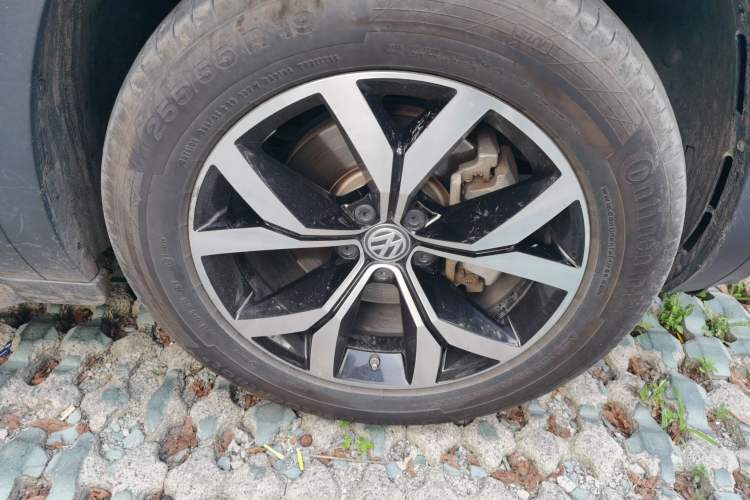 Used Volkswagen Teramont 2017 380TSI Four-Wheel Drive Luxury Edition Right Front Wheel Hub