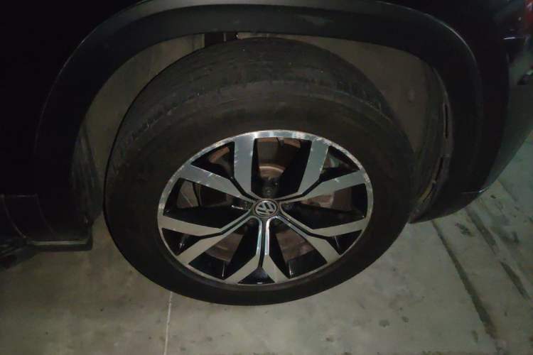 Used Volkswagen Teramont 2017 380TSI Four-Wheel Drive Luxury Edition Right Front Wheel Hub