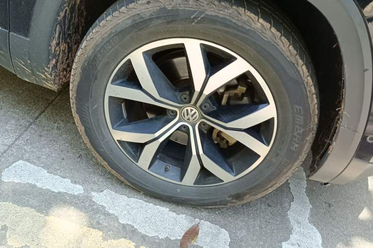 Used Volkswagen Teramont 2017 380TSI Four-Wheel Drive Luxury Edition Right Front Wheel Hub