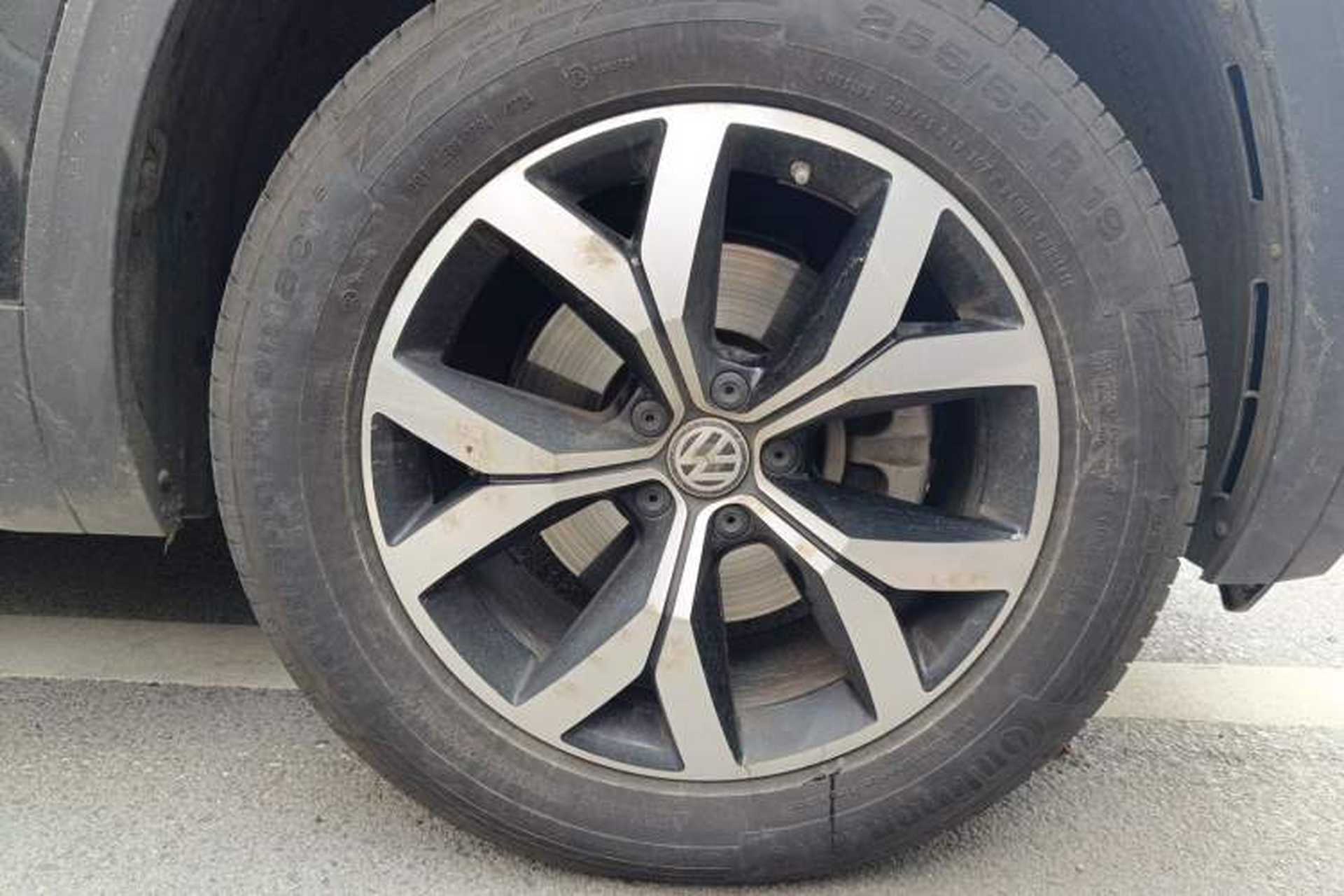 Used Volkswagen Teramont 2017 380TSI Four-Wheel Drive Luxury Edition Right Front Wheel Hub