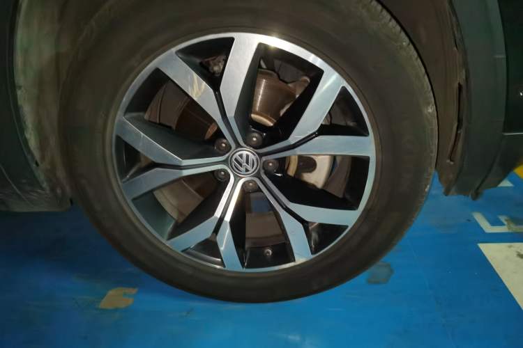 Used Volkswagen Teramont 2017 380TSI Four-Wheel Drive Luxury Edition Right Front Wheel Hub