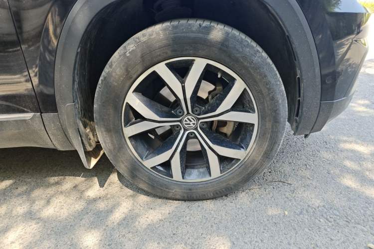 Used Volkswagen Teramont 2017 380TSI Four-Wheel Drive Luxury Edition Right Front Wheel Hub