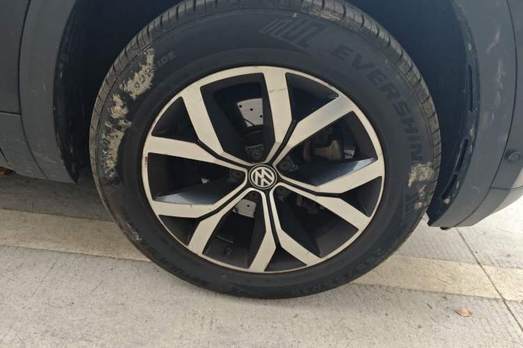Used Volkswagen Teramont 2017 380TSI Four-Wheel Drive Luxury Edition Right Front Wheel Hub