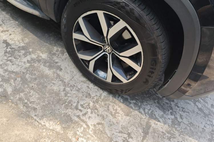 Used Volkswagen Teramont 2017 380TSI Four-Wheel Drive Luxury Edition Right Front Wheel Hub
