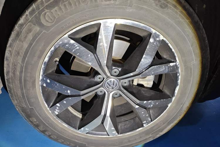 Used Volkswagen Teramont 2017 330TSI Two-Wheel-Drive Luxury Edition Right Front Wheel Hub