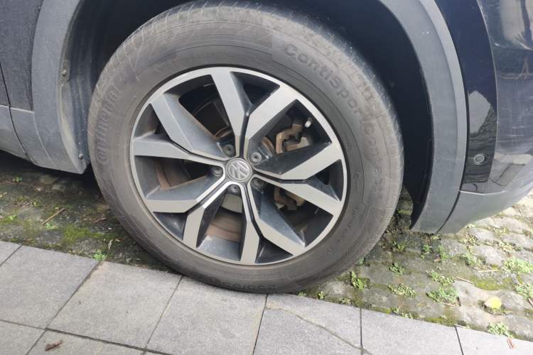 Used Volkswagen Teramont 2017 380TSI Four-Wheel Drive Luxury Edition Right Front Wheel Hub