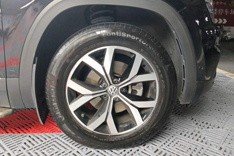 Used Volkswagen Teramont 2017 380TSI Four-Wheel Drive Luxury Edition Right Front Wheel Hub