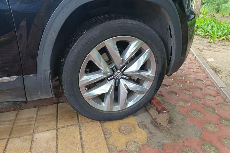 Used Volkswagen Teramont 2017 380TSI Four-Wheel Drive Flagship Edition Right Front Wheel Hub