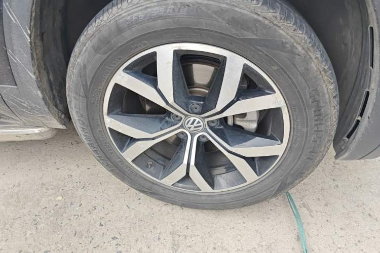 Used Volkswagen Teramont 2017 380TSI Four-Wheel Drive Luxury Edition Right Front Wheel Hub