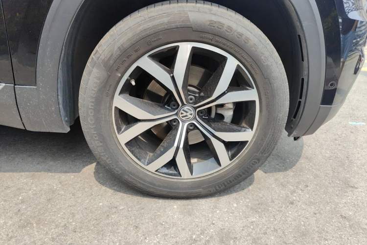 Used Volkswagen Teramont 2017 380TSI Four-Wheel Drive Luxury Edition Right Front Wheel Hub