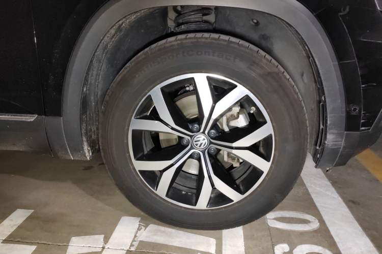 Used Volkswagen Teramont 2017 380TSI Four-Wheel Drive Luxury Edition Right Front Wheel Hub