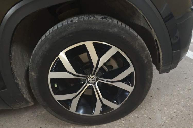 Used Volkswagen Teramont 2017 380TSI Four-Wheel Drive Luxury Edition Right Front Wheel Hub