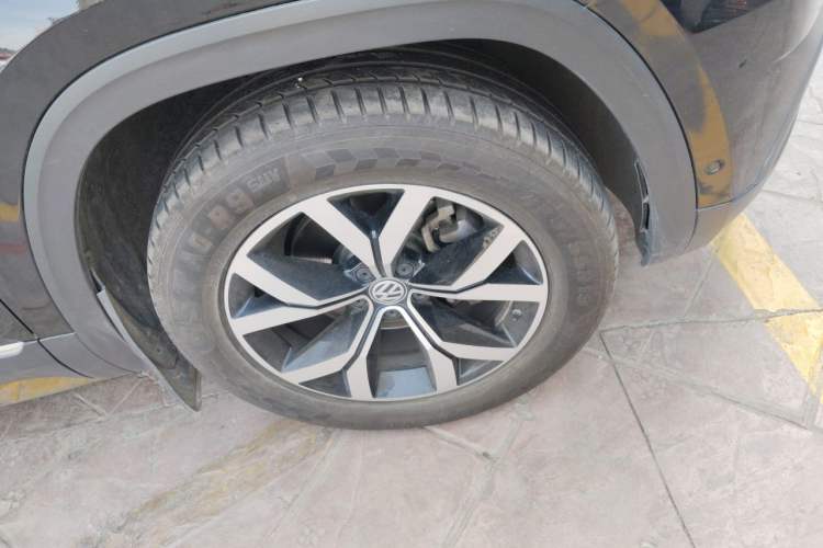 Used Volkswagen Teramont 2017 380TSI Four-Wheel Drive Luxury Edition Right Front Wheel Hub