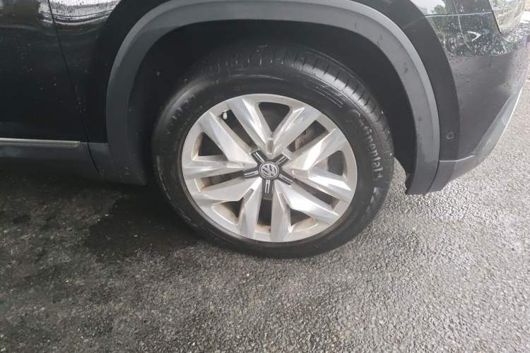 Used Volkswagen Teramont 2017 530 V6 Four-Wheel Drive Flagship Edition Right Front Wheel Hub