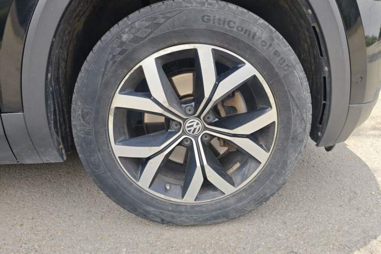 Used Volkswagen Teramont 2017 380TSI Four-Wheel Drive Luxury Edition Right Front Wheel Hub