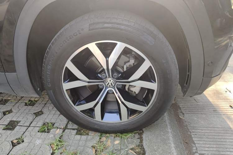 Used Volkswagen Teramont 2017 380TSI Four-Wheel Drive Luxury Edition Right Front Wheel Hub