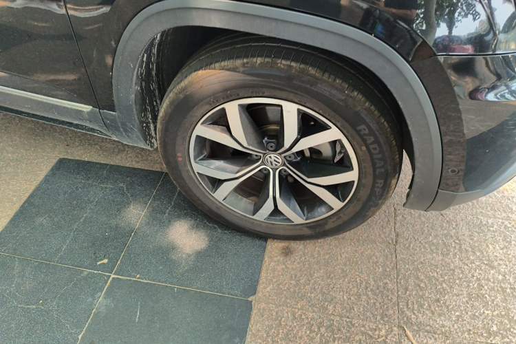 Used Volkswagen Teramont 2017 380TSI Four-Wheel Drive Luxury Edition Right Front Wheel Hub
