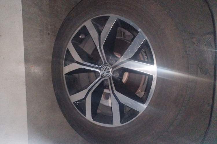 Used Volkswagen Teramont 2017 380TSI Four-Wheel Drive Luxury Edition Right Front Wheel Hub