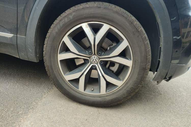Used Volkswagen Teramont 2017 380TSI Four-Wheel Drive Luxury Edition Right Front Wheel Hub