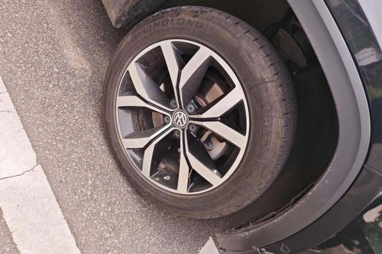 Used Volkswagen Teramont 2017 330TSI Two-Wheel-Drive Luxury Edition Right Front Wheel Hub