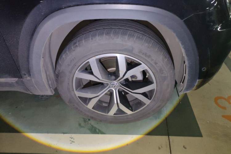 Used Volkswagen Teramont 2017 380TSI Four-Wheel Drive Luxury Edition Right Front Wheel Hub