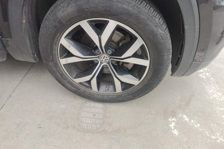 Used Volkswagen Teramont 2017 380TSI Four-Wheel Drive Luxury Edition Right Front Wheel Hub