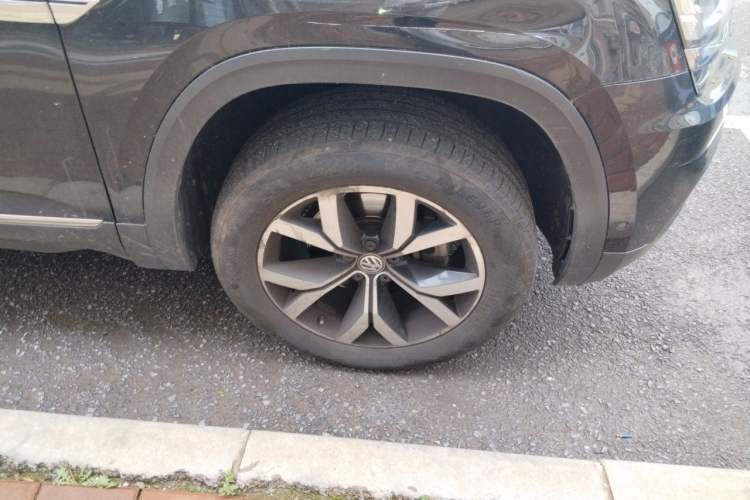 Used Volkswagen Teramont 2017 380TSI Four-Wheel Drive Luxury Edition Right Front Wheel Hub