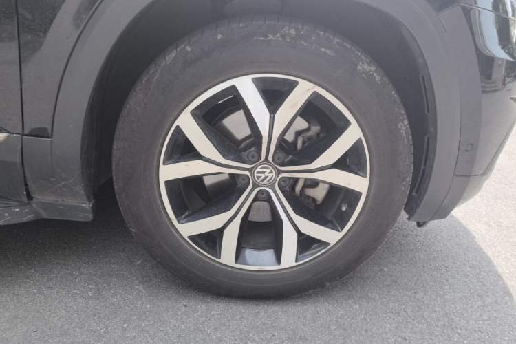 Used Volkswagen Teramont 2017 380TSI Four-Wheel Drive Luxury Edition Right Front Wheel Hub