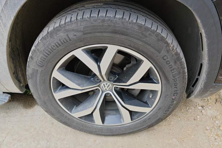 Used Volkswagen Teramont 2017 330TSI Two-Wheel-Drive Luxury Edition Right Front Wheel Hub